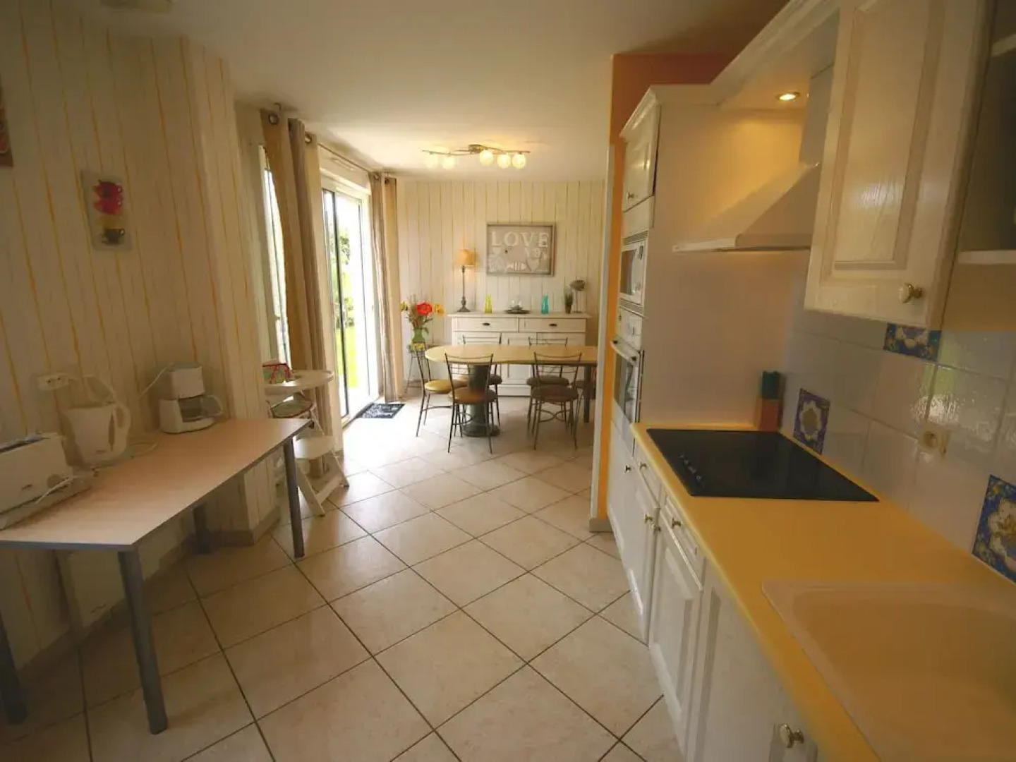 Comfortable Modern Villa Situated Near the sea