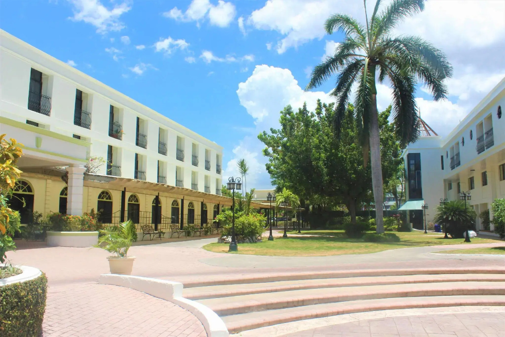 The Knutsford Court Hotel