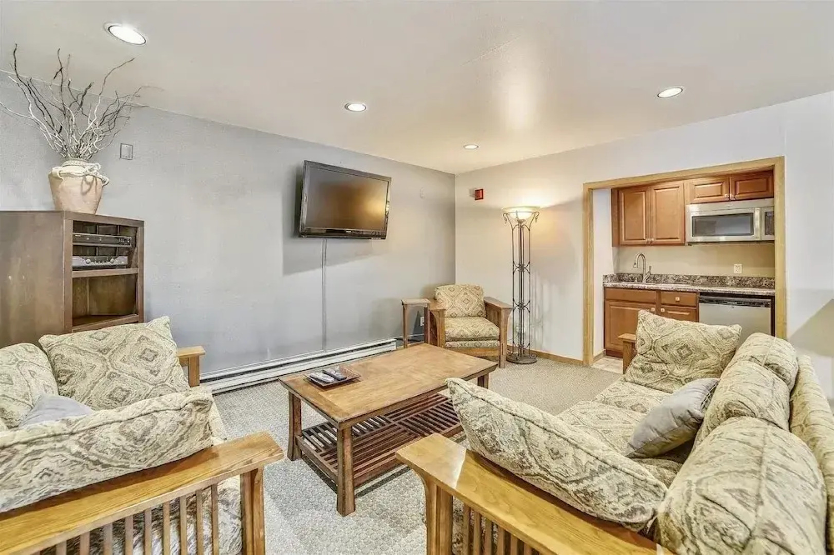 Cedar Lodge  309 Studio Bedroom Condo by RedAwning