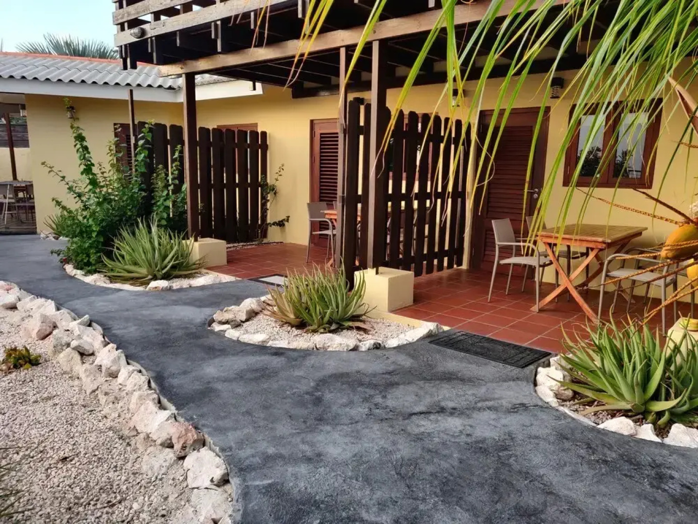 Shiloh's Guesthouse Curacao