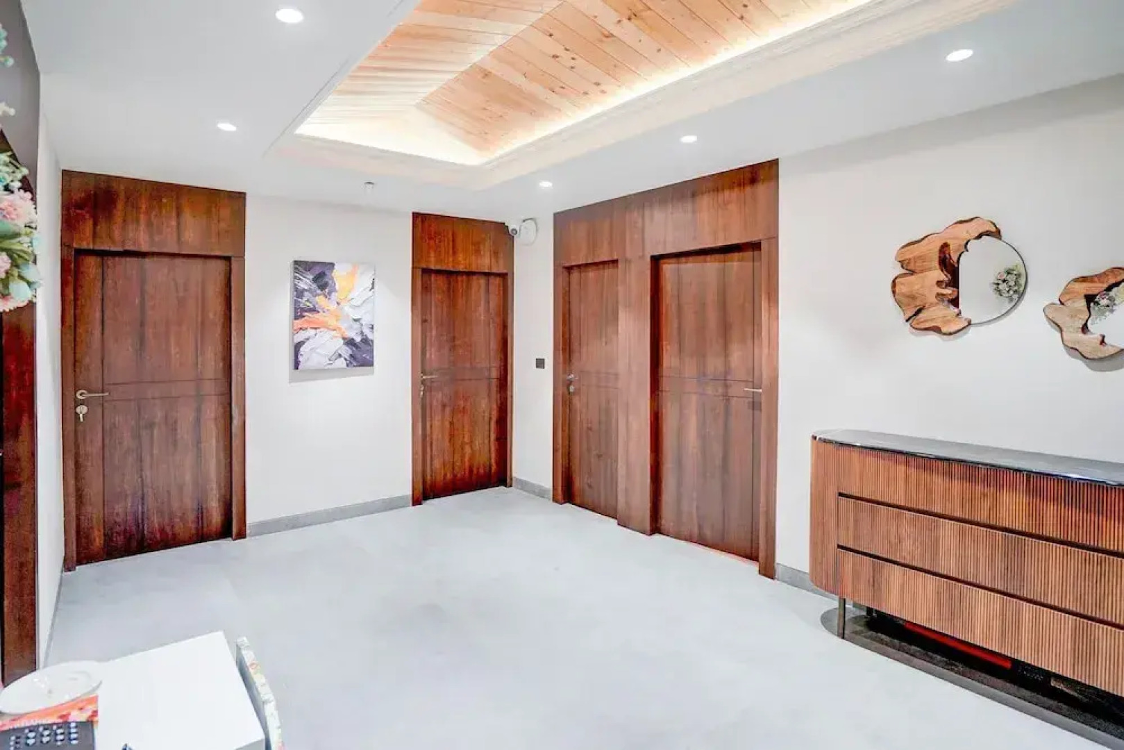 Sunday Premium 5 BHK Villa Mihika, Shimla