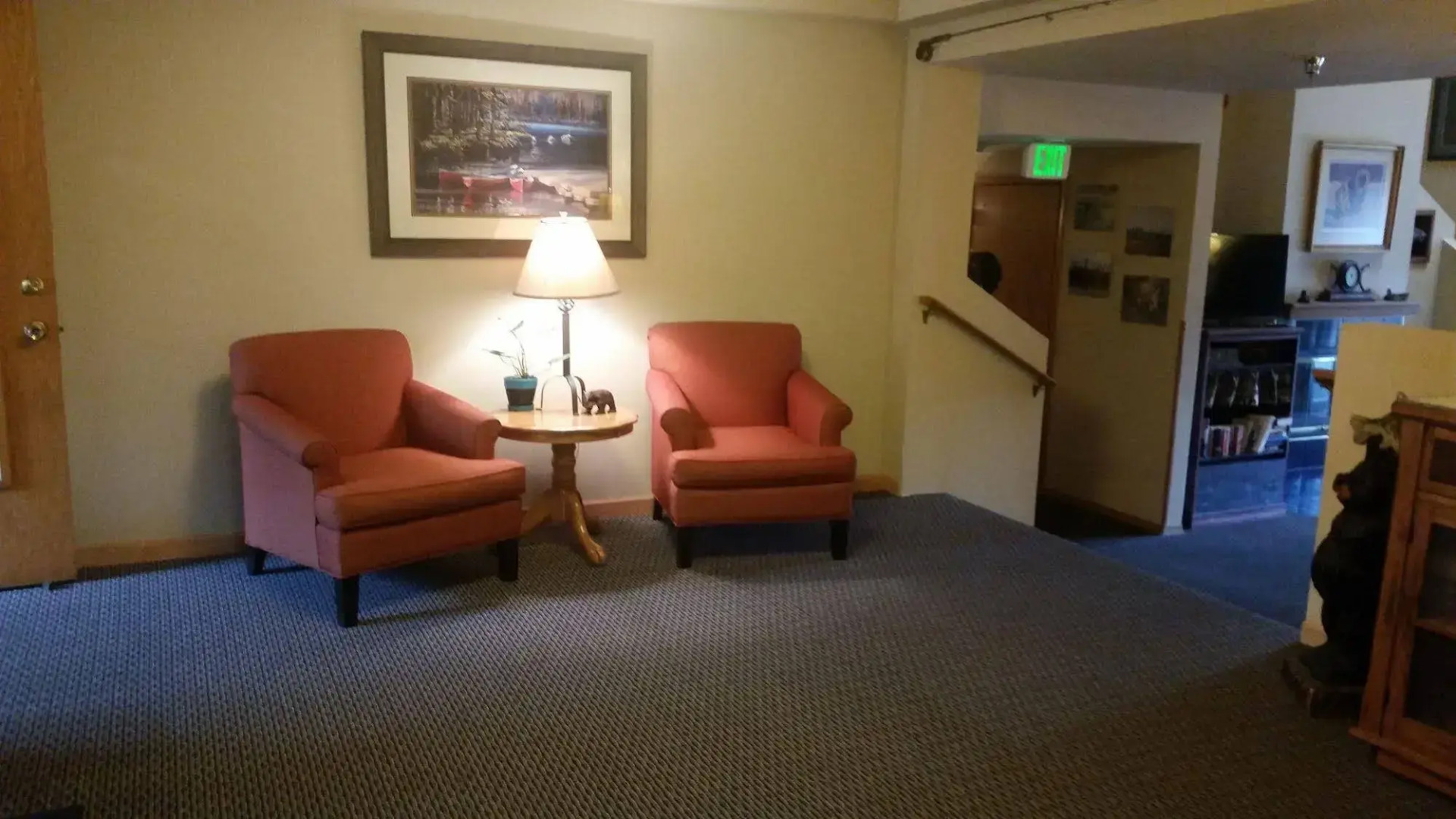 Lakeshore Inn & Suites