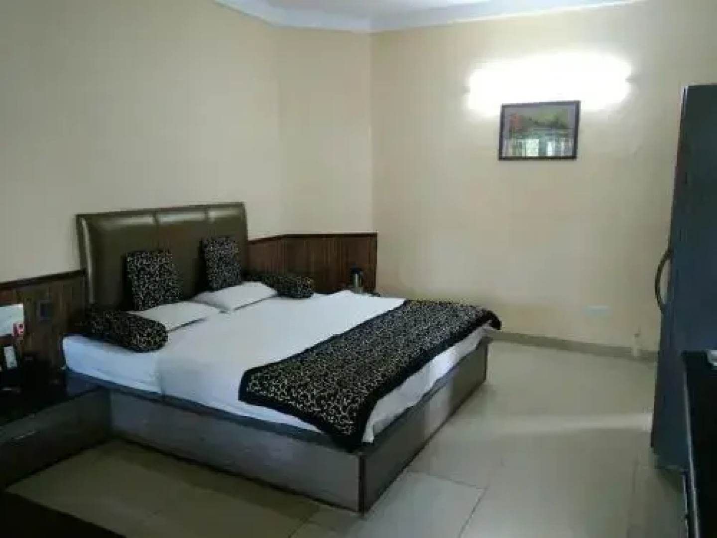 Savshanti Lake Resort