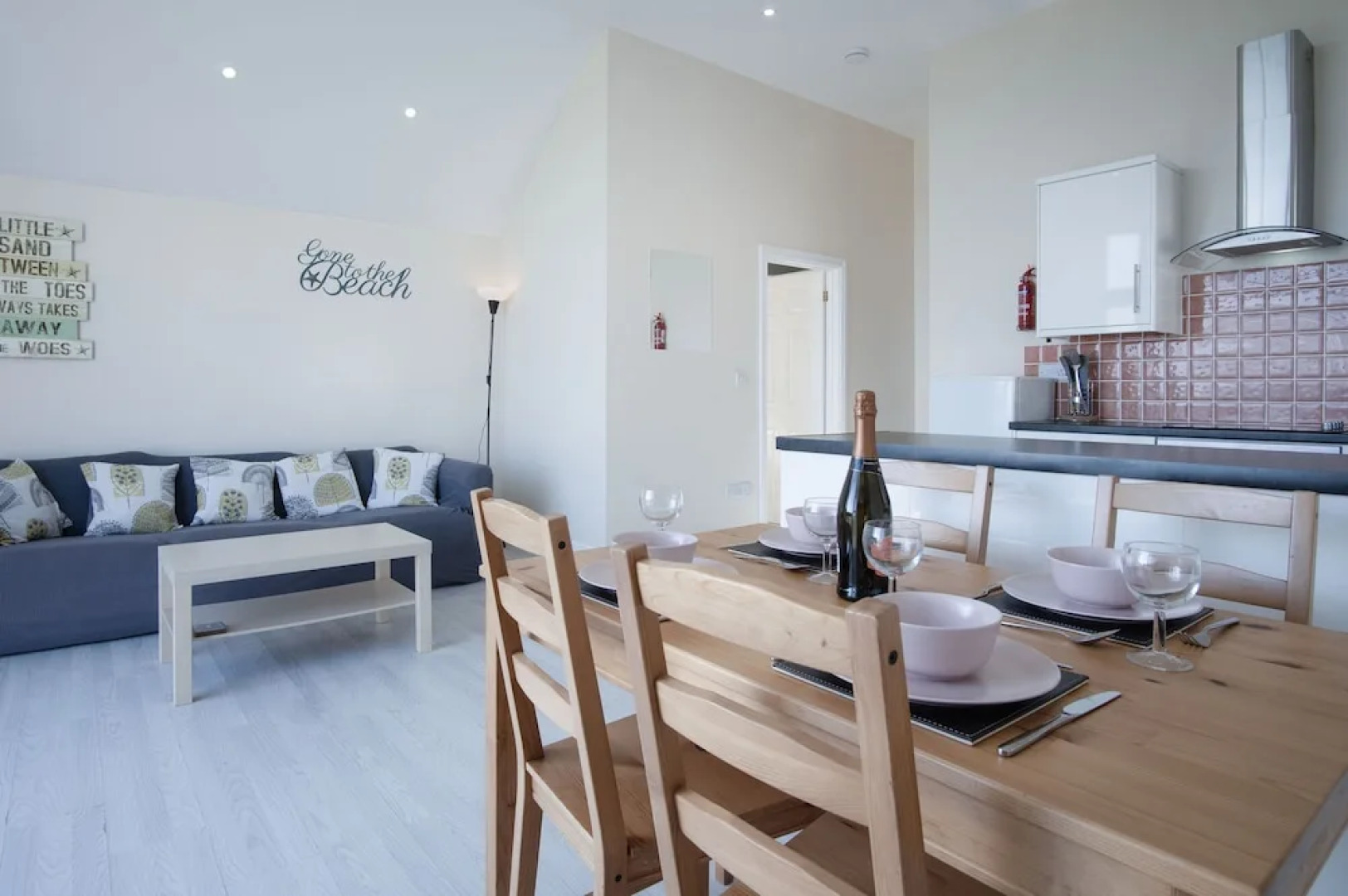 Bluebird - 2 Bedroom Apartment - Pendine
