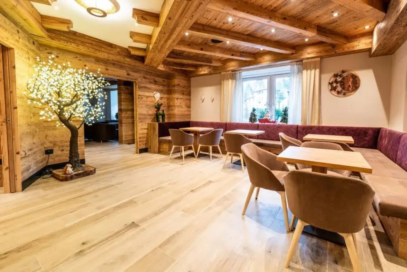 Lady Maria Hotel & Resort