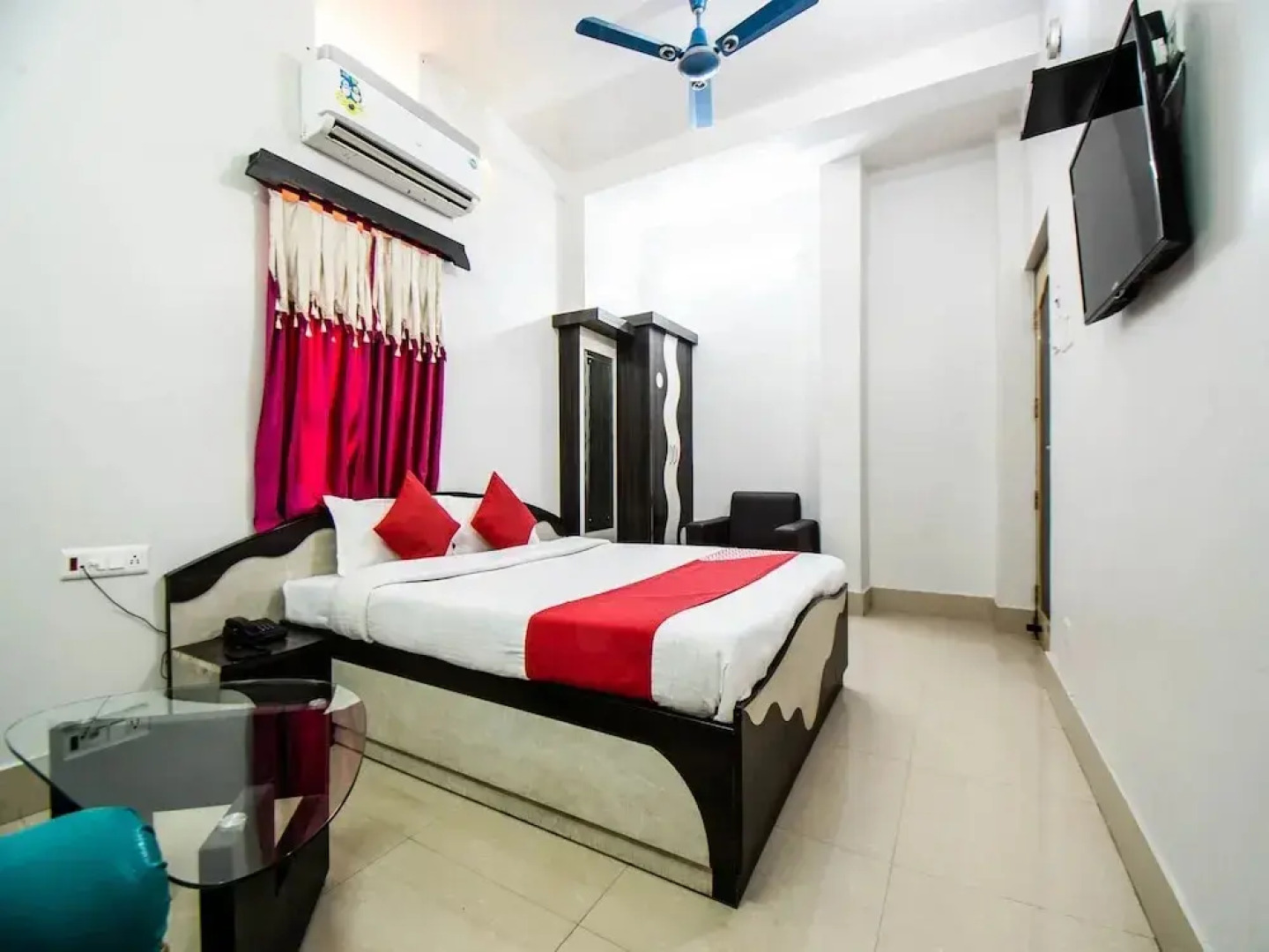 Hotel Double Tree Deluxe by OYO Rooms