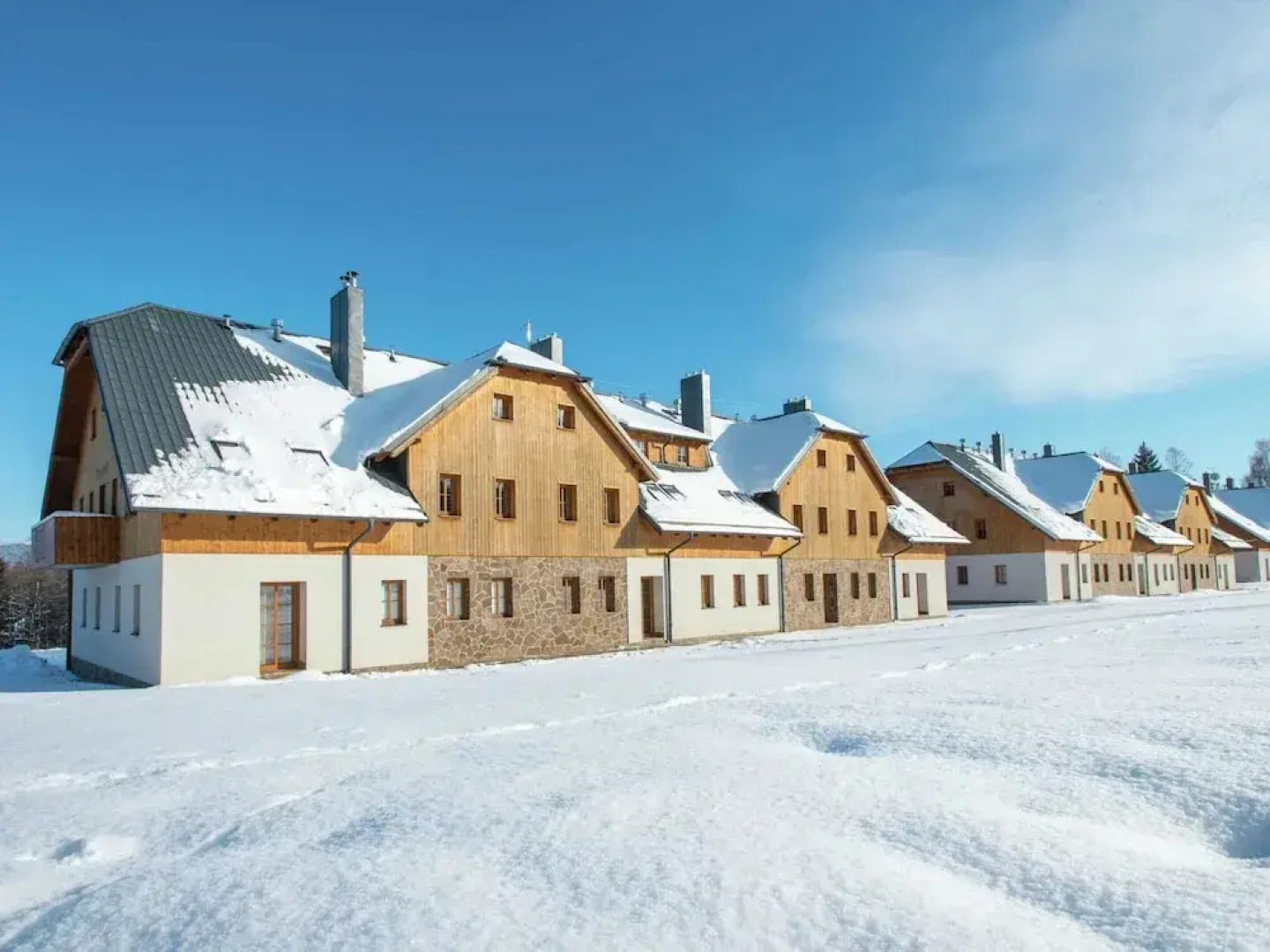 Comfortable Apartment With Balcony, Storage and Parking