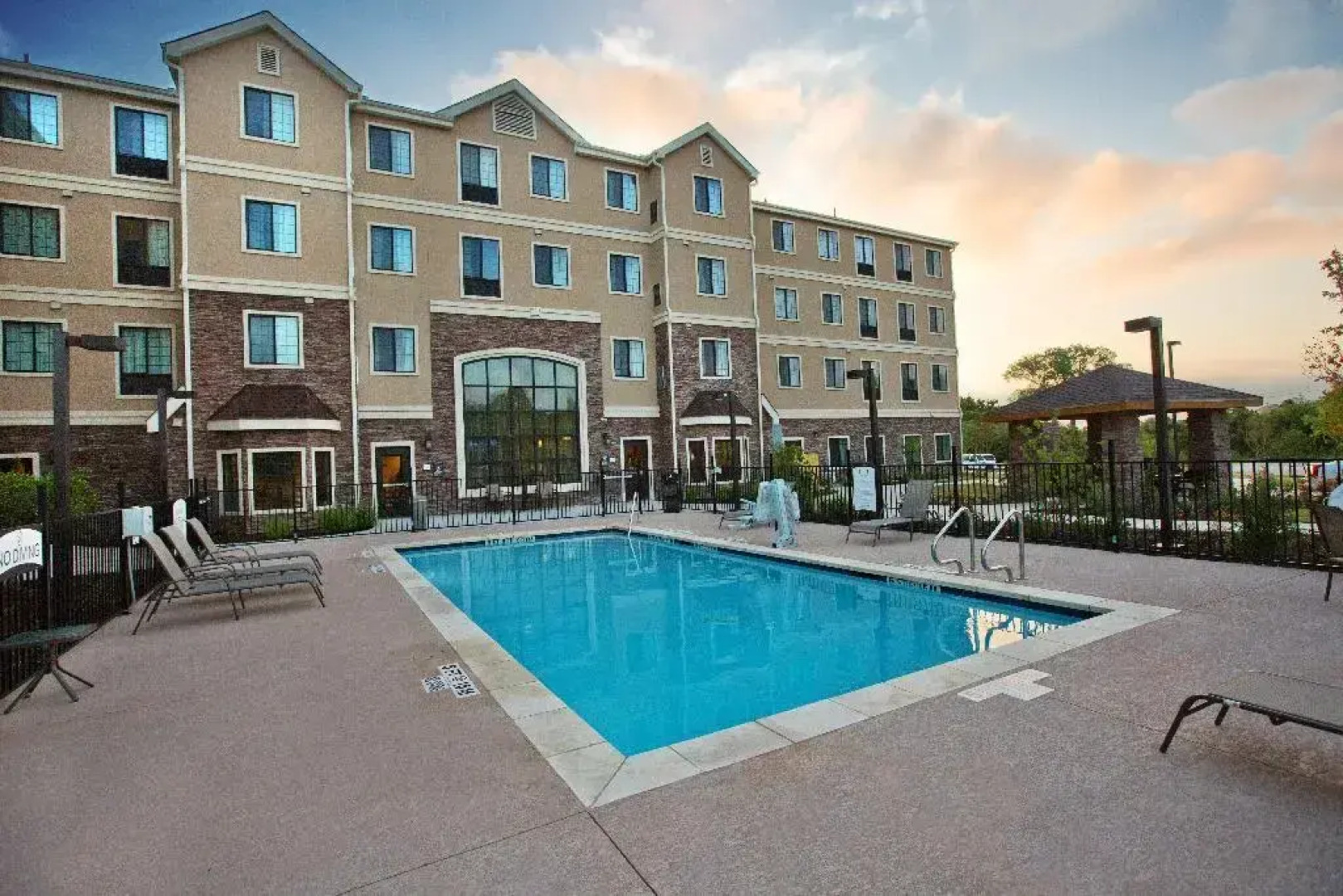 Staybridge Suites Austin South Interstate Hwy 35