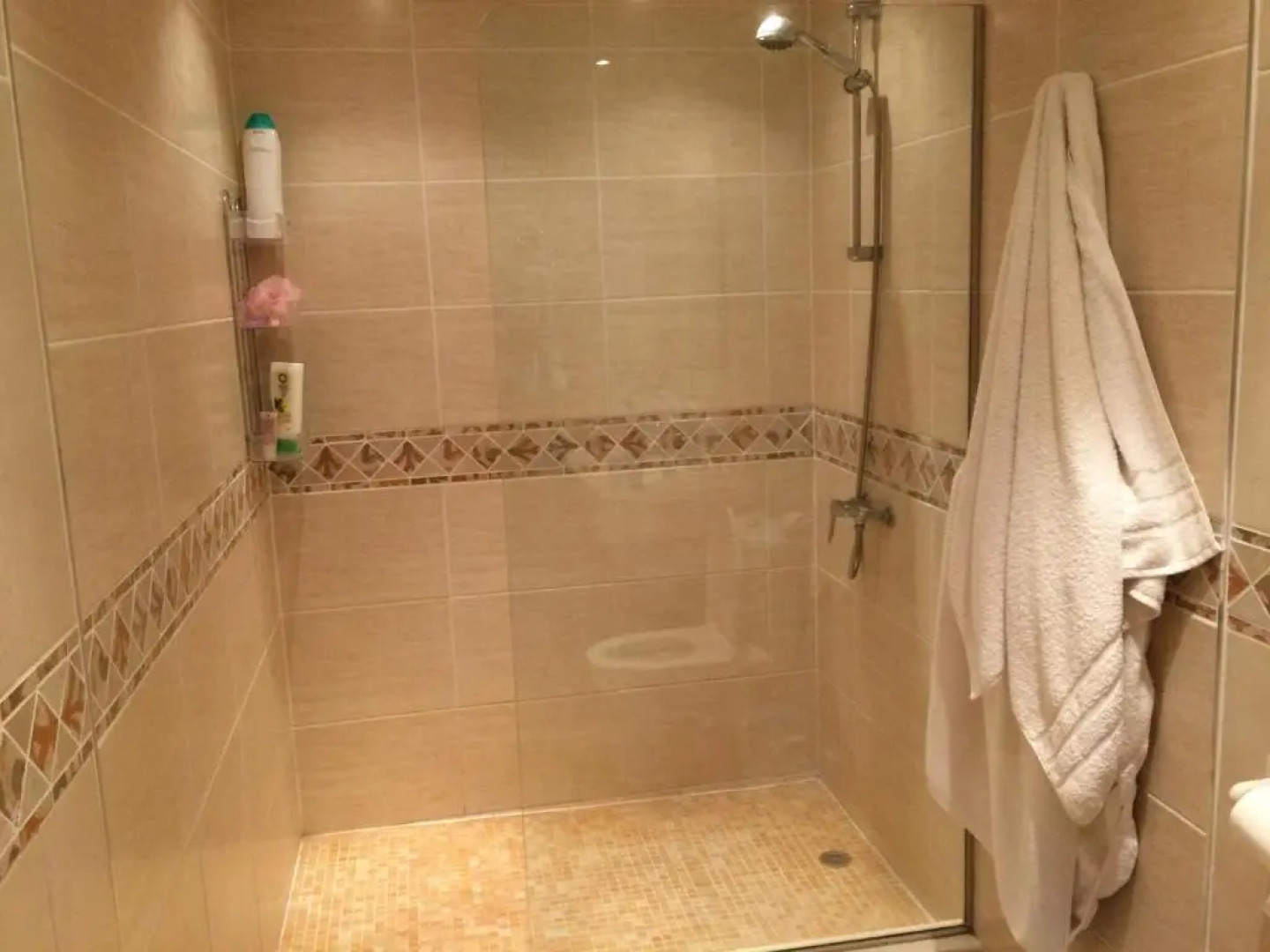 39 El Sultan, Calle el Roque