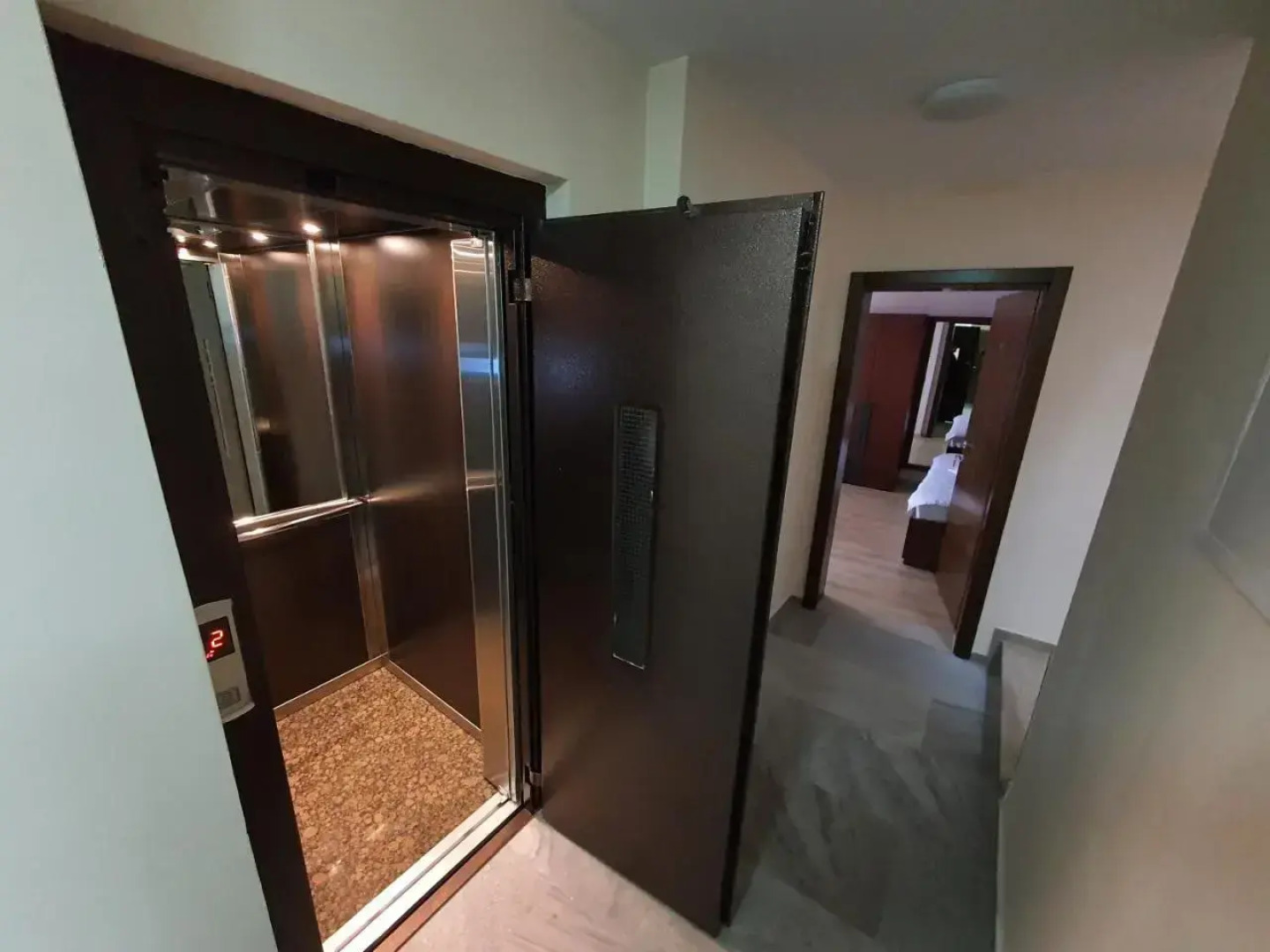 Driza's Family House - Quiet and Chill HOSTEL with 2 Pets around