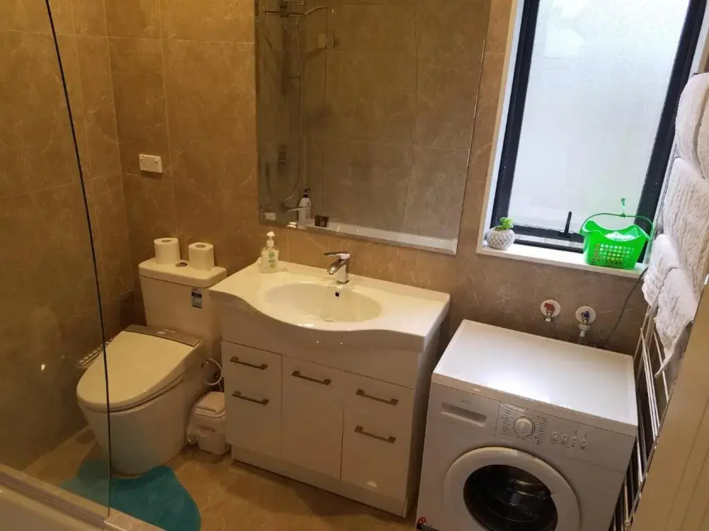 New Smart Home Nearby Plaza