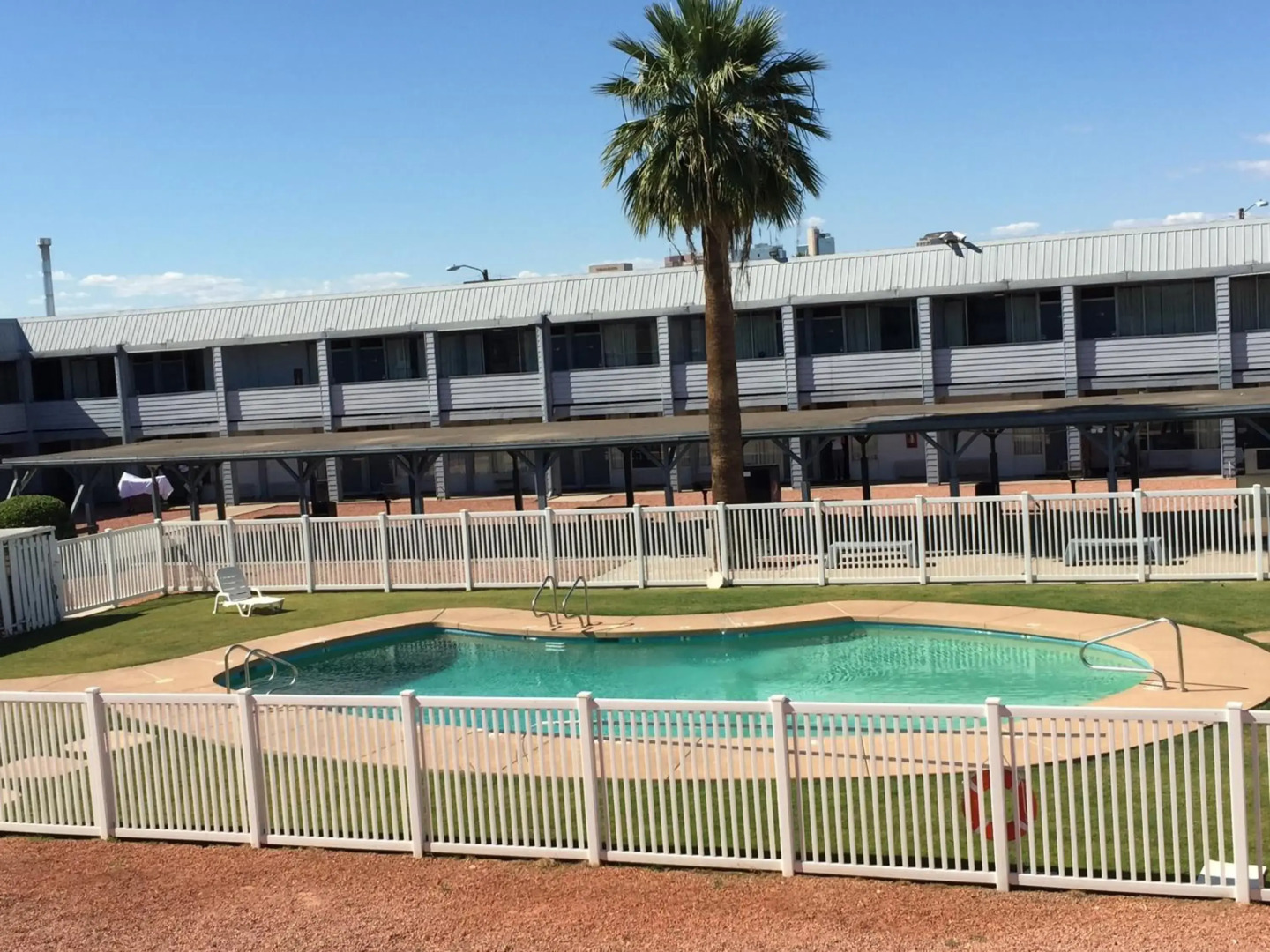 E-Z 8 Motel Phoenix Airporter