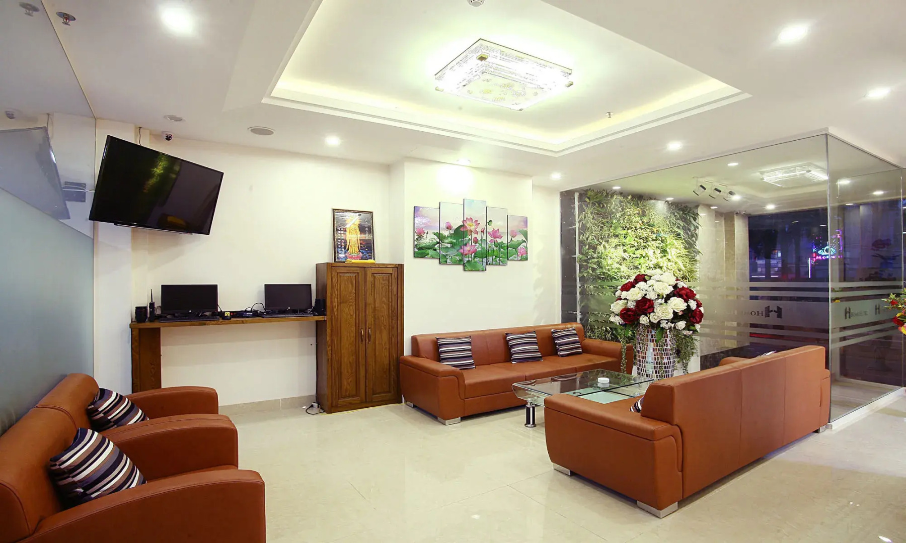 West Lake Home Hotel & Spa