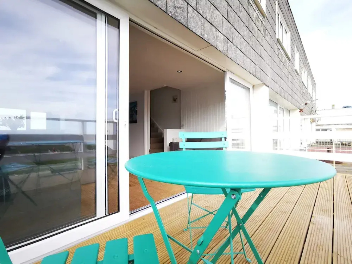 87 Marineside Beach Side Property With Stunning sea Views