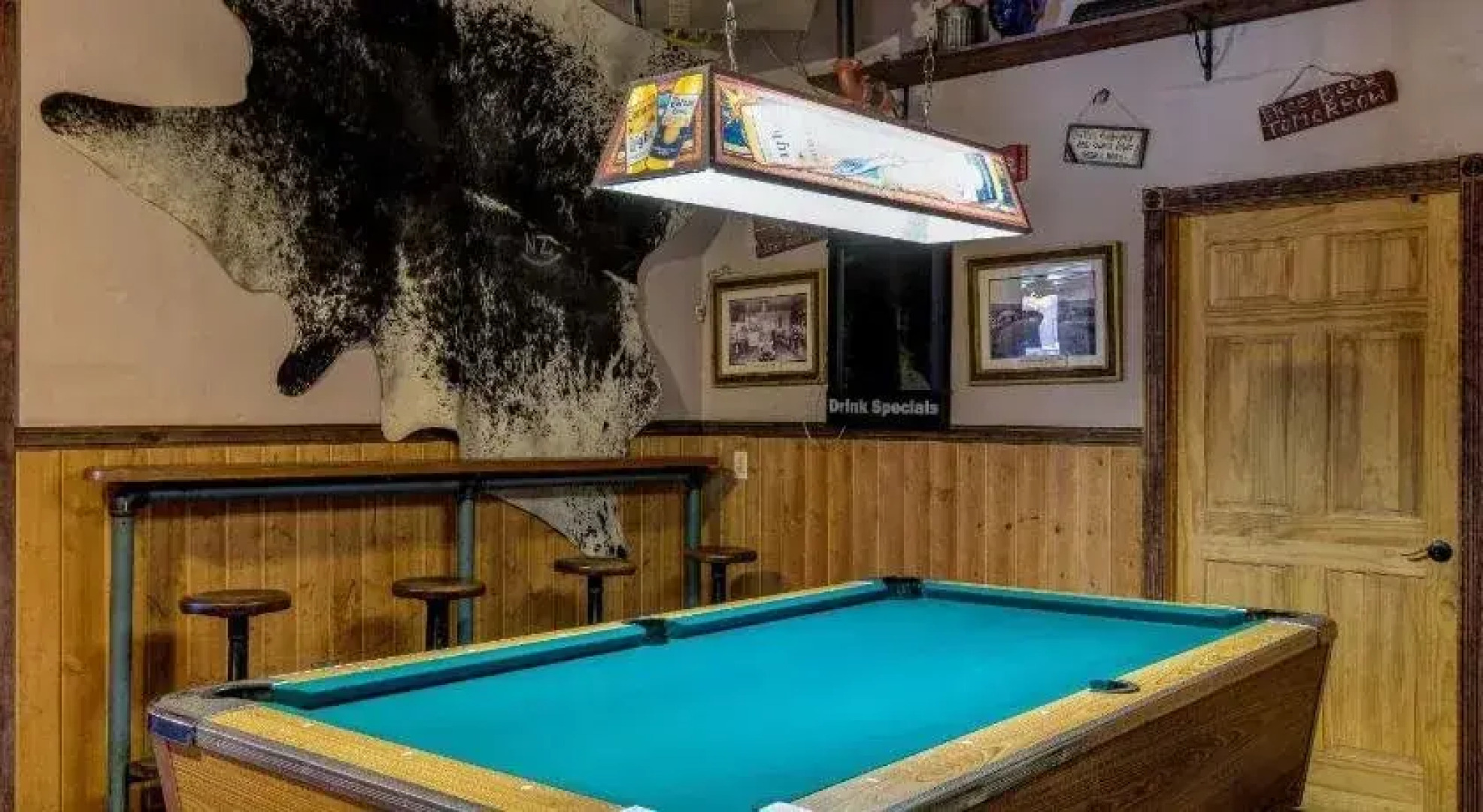 HiWay 40 Grill and Lodge