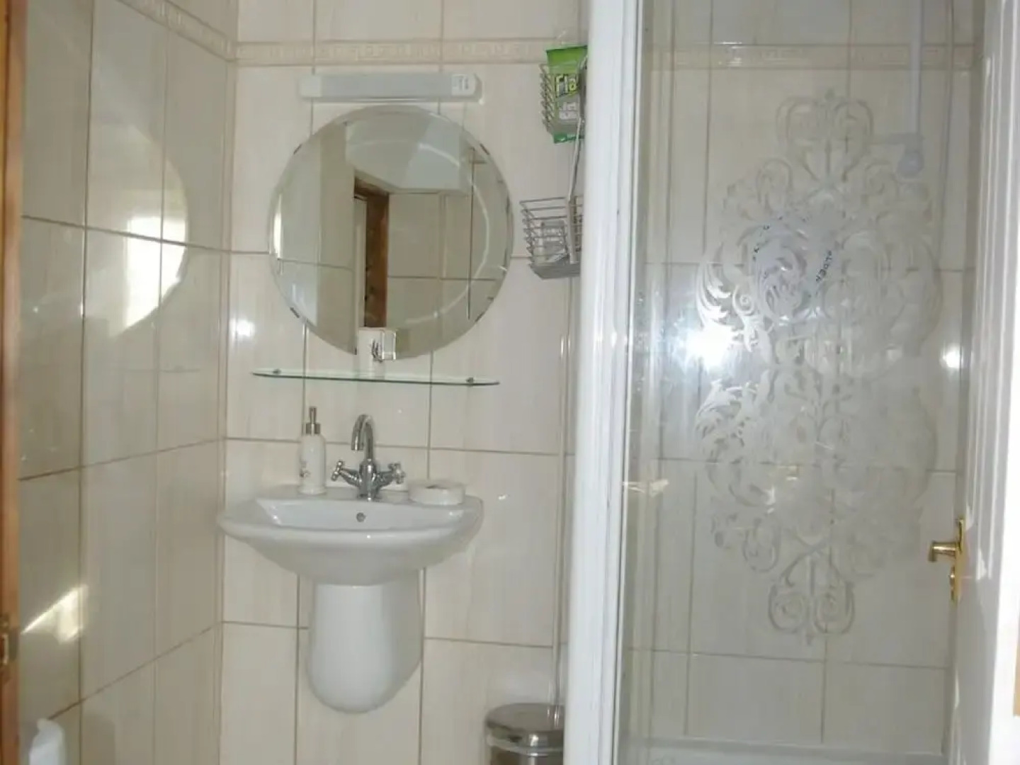 Limpert Bay Guest House