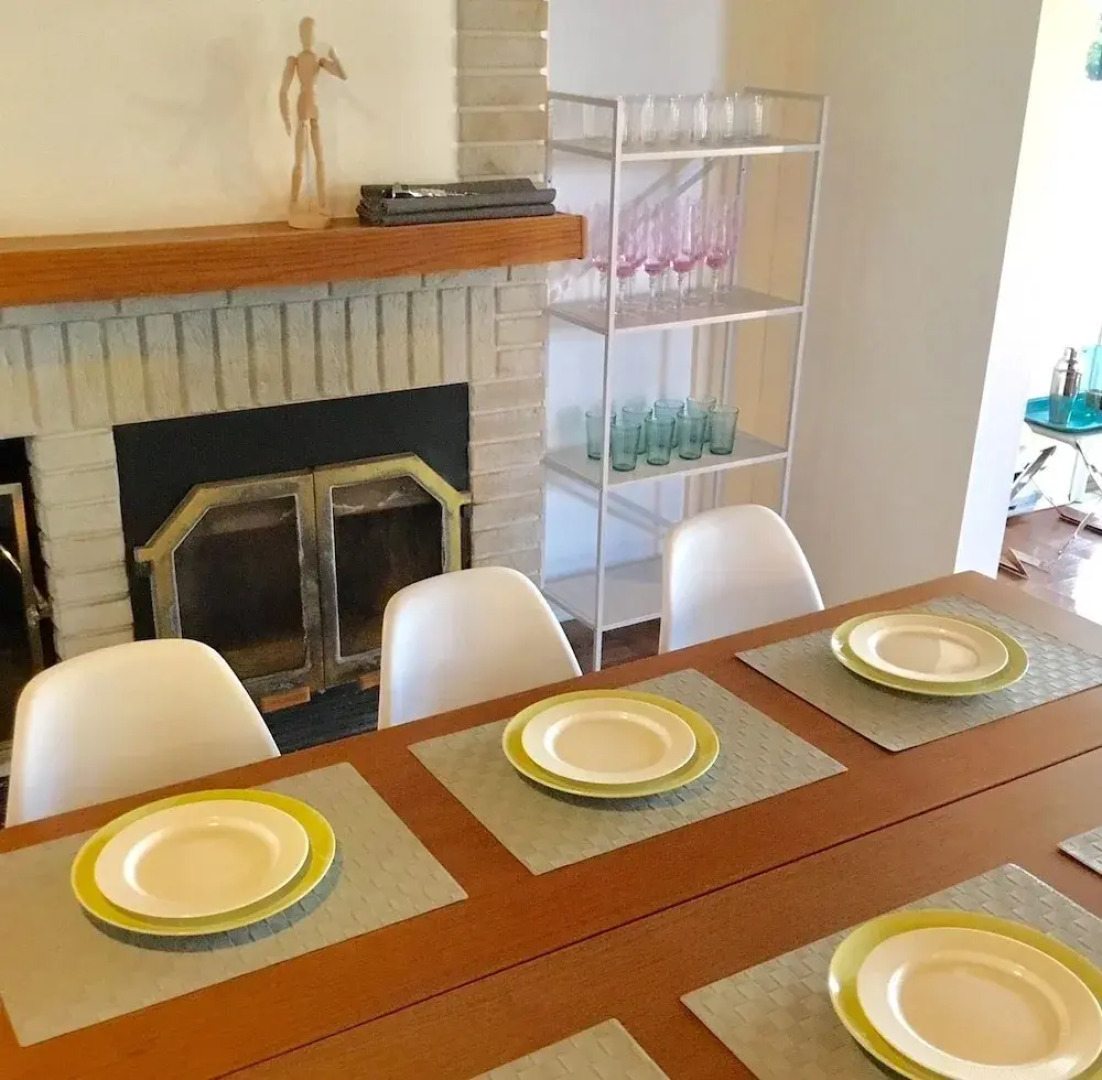 The Cameron Cottage - 5 Bedrooms