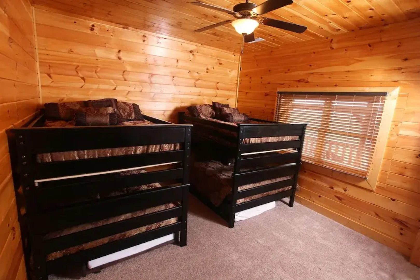 Serenity Mountain Pool Lodge - Nine Bedroom Cabin