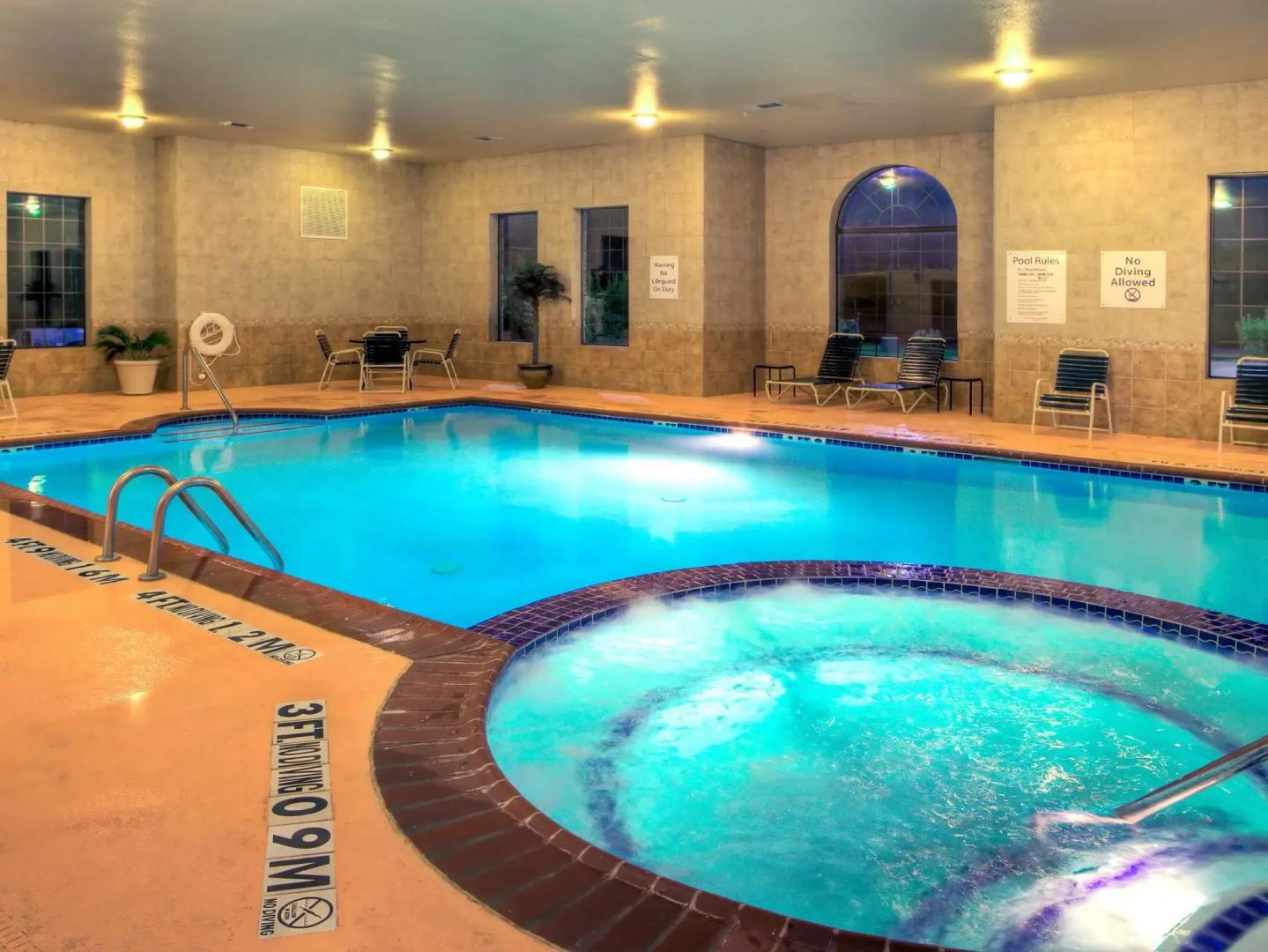 Holiday Inn Express & Suites Granbury by IHG