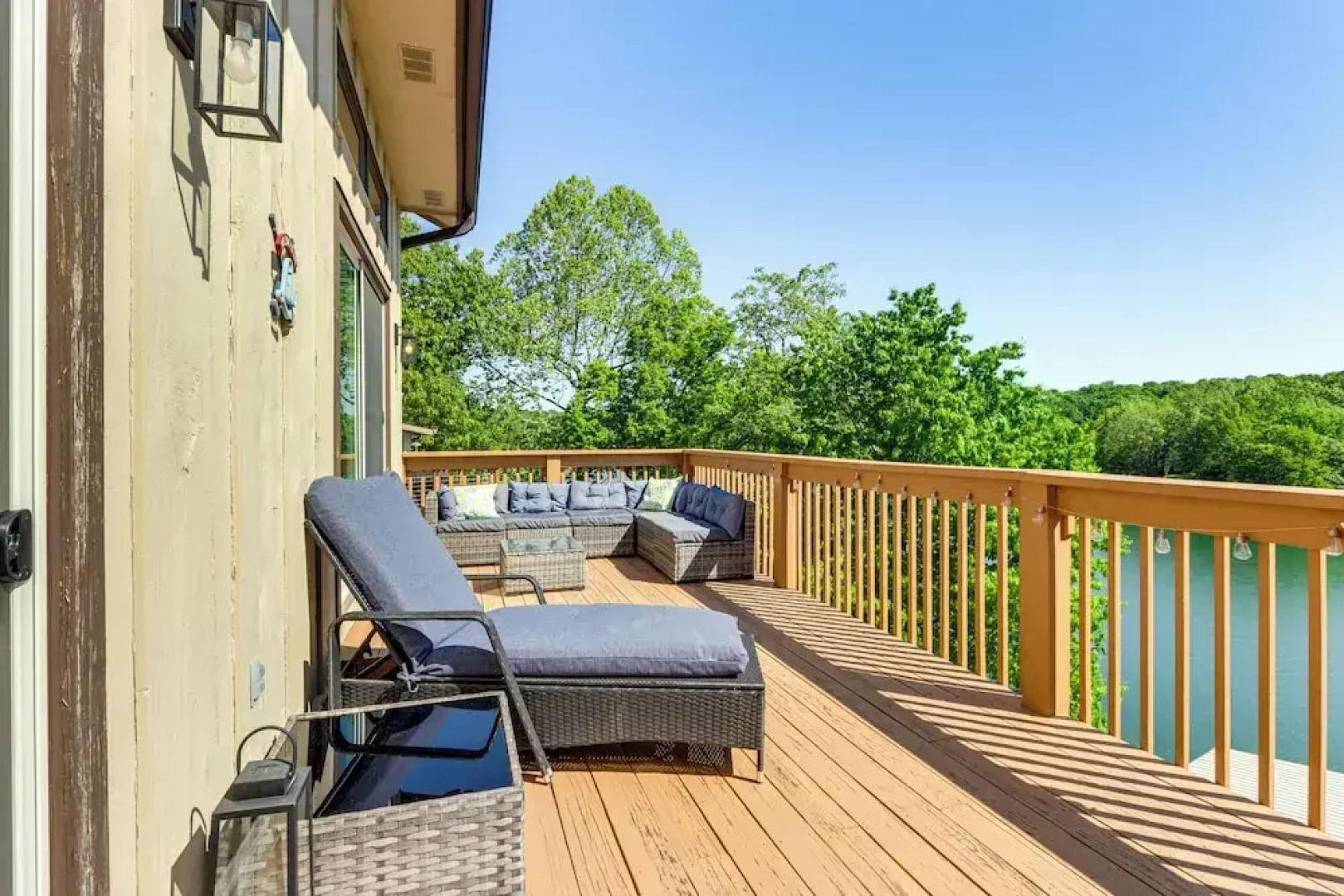 Swim & Boat Docks: Lakefront Gem in Bella Vista!