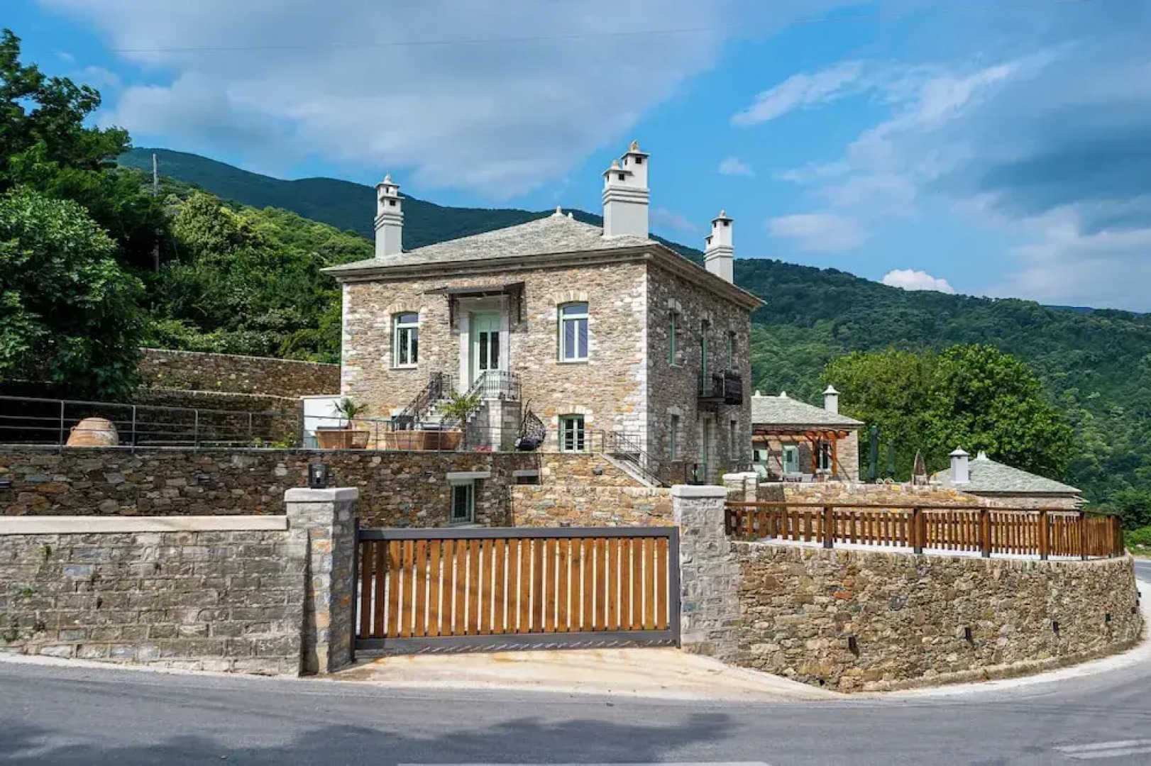 Nostos Country House