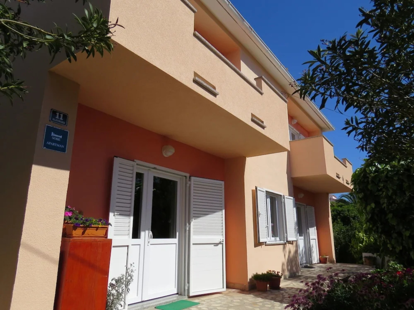 Apartment And Rooms Amenka