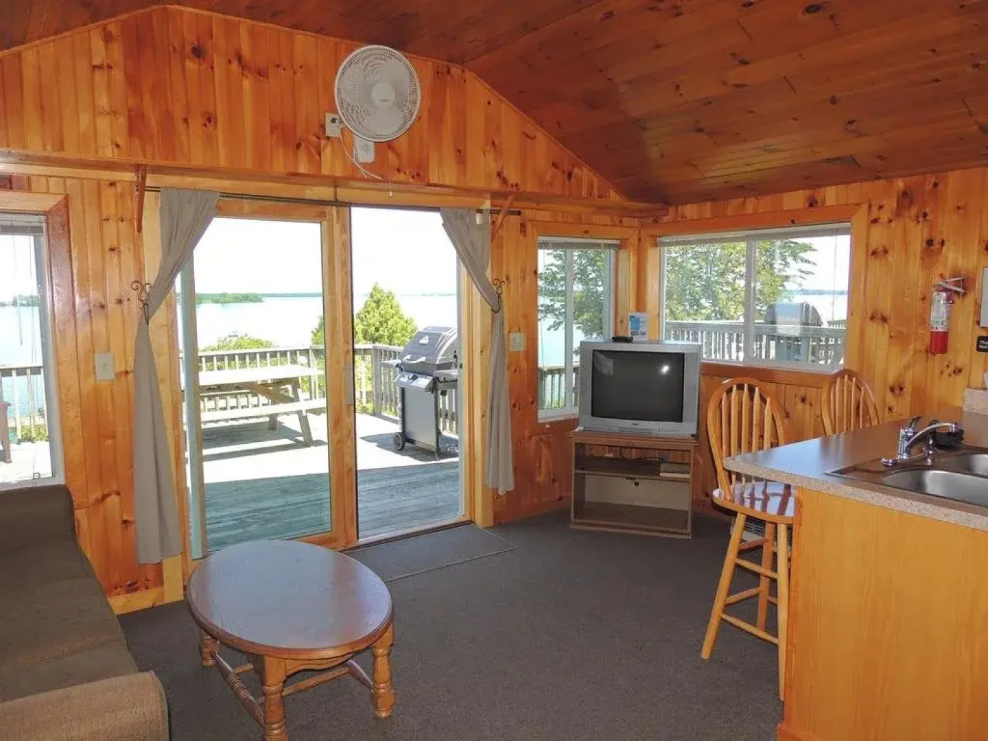 Angel Rock Waterfront Cottages and Vacation Homes