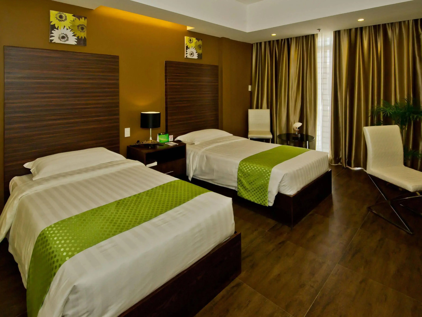 Aziza Paradise Hotel