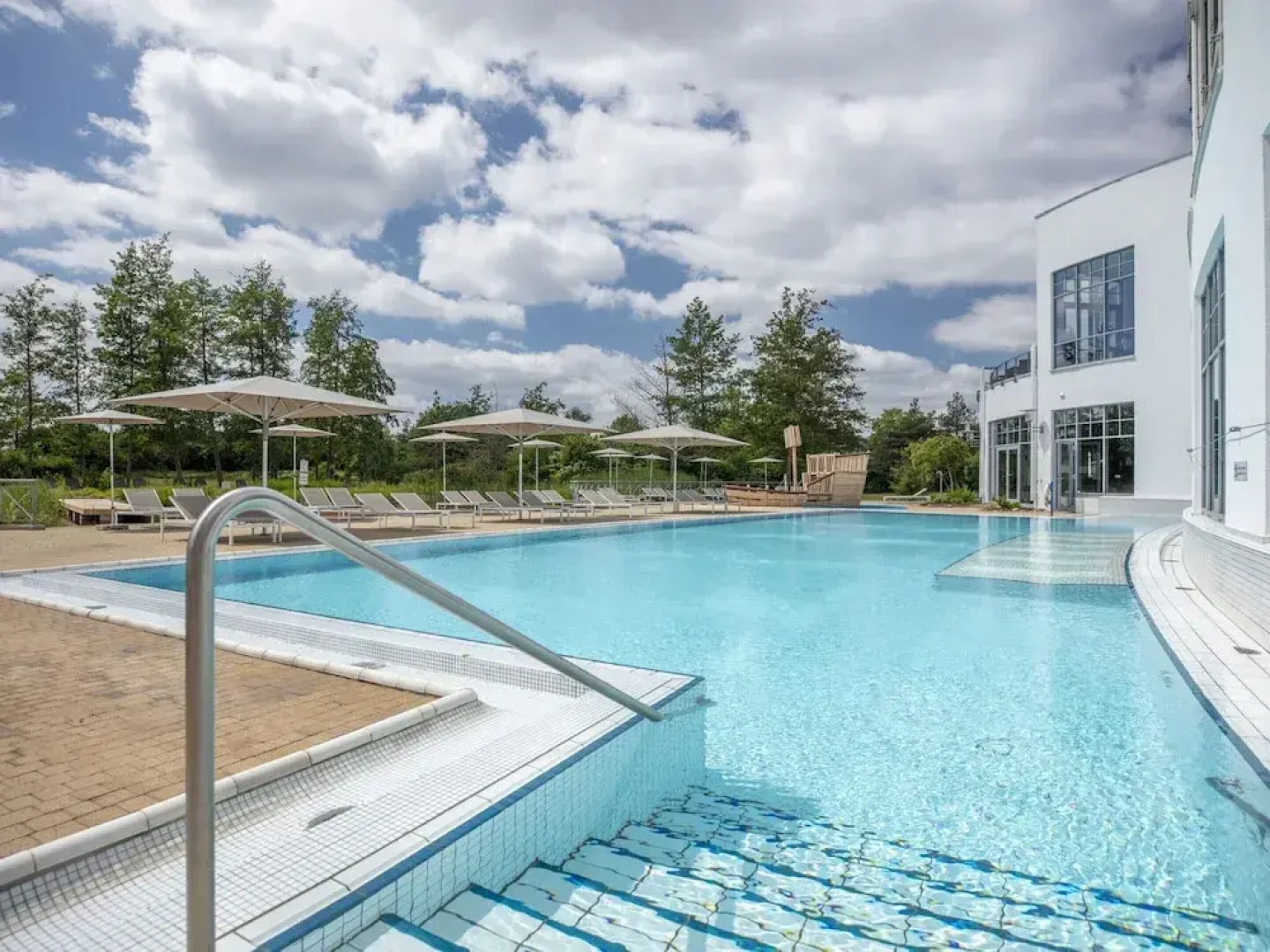 Wohnung in Gtshren Lebbin mit Garten