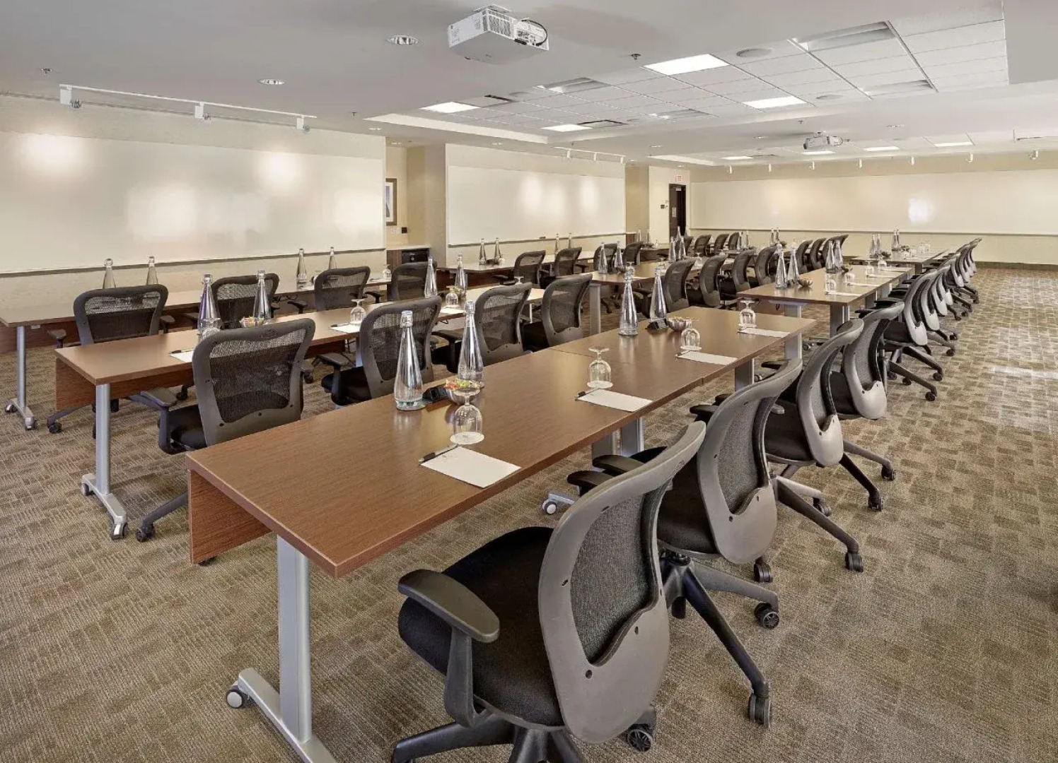 DoubleTree by Hilton Hotel West Edmonton