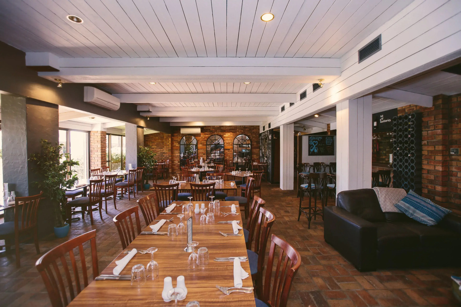 The Town House Motor Inn