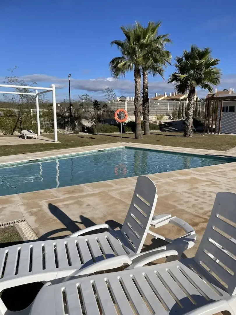 Hancinda Sleeps 4 With Free Parking