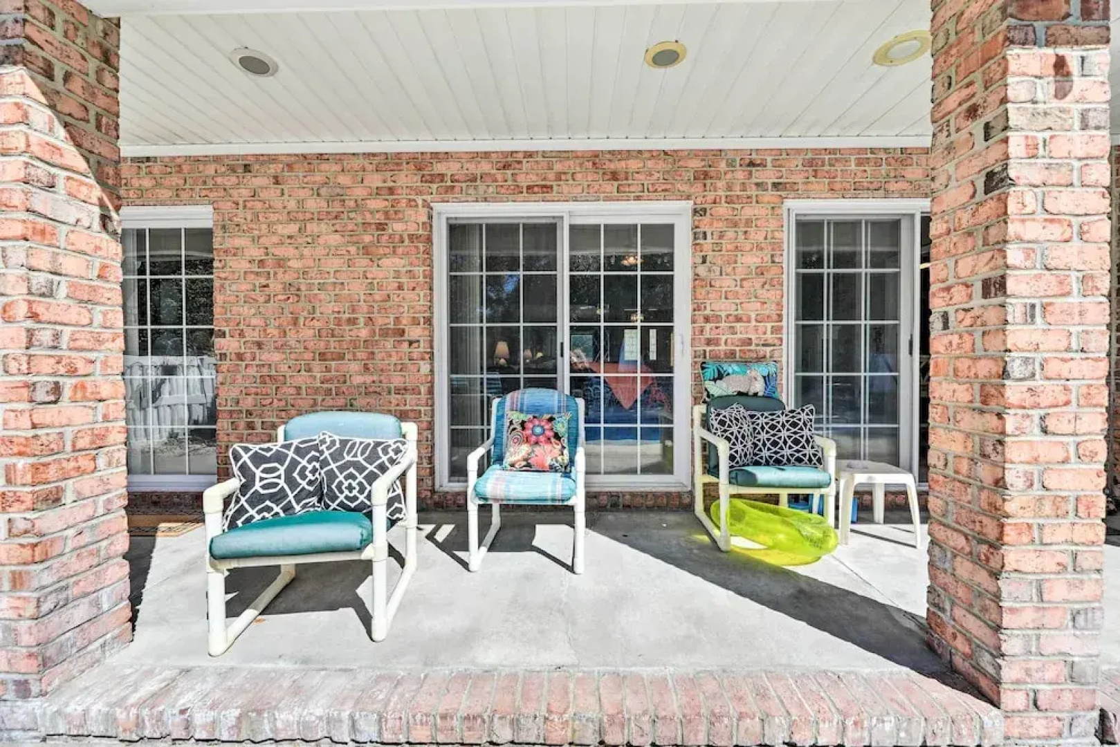 Pine Knoll Shores Getaway - Walk to Beach!
