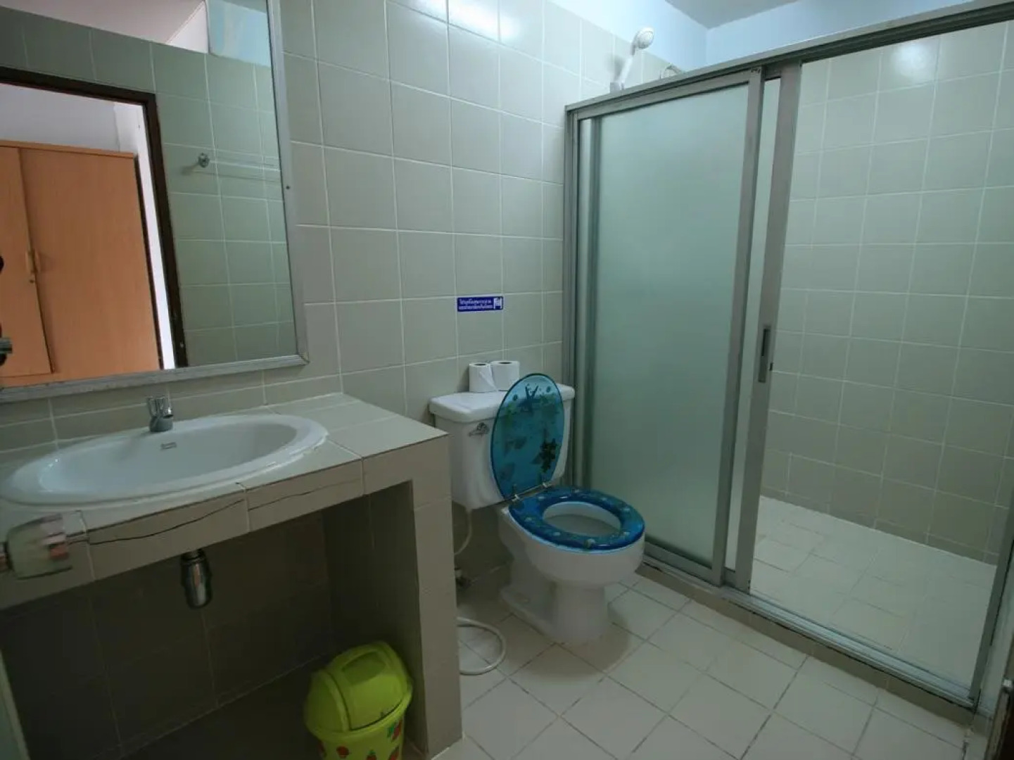 Beachfront Hotel Cha Am