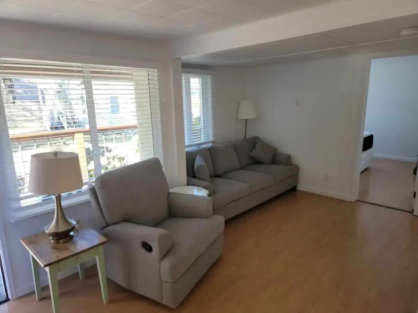 The Waves/The Argonauta Inn/The White Heron Lodge