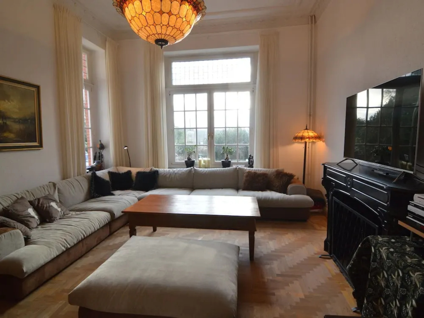 Opulent Villa with Sauna, Hot Tub, Pool