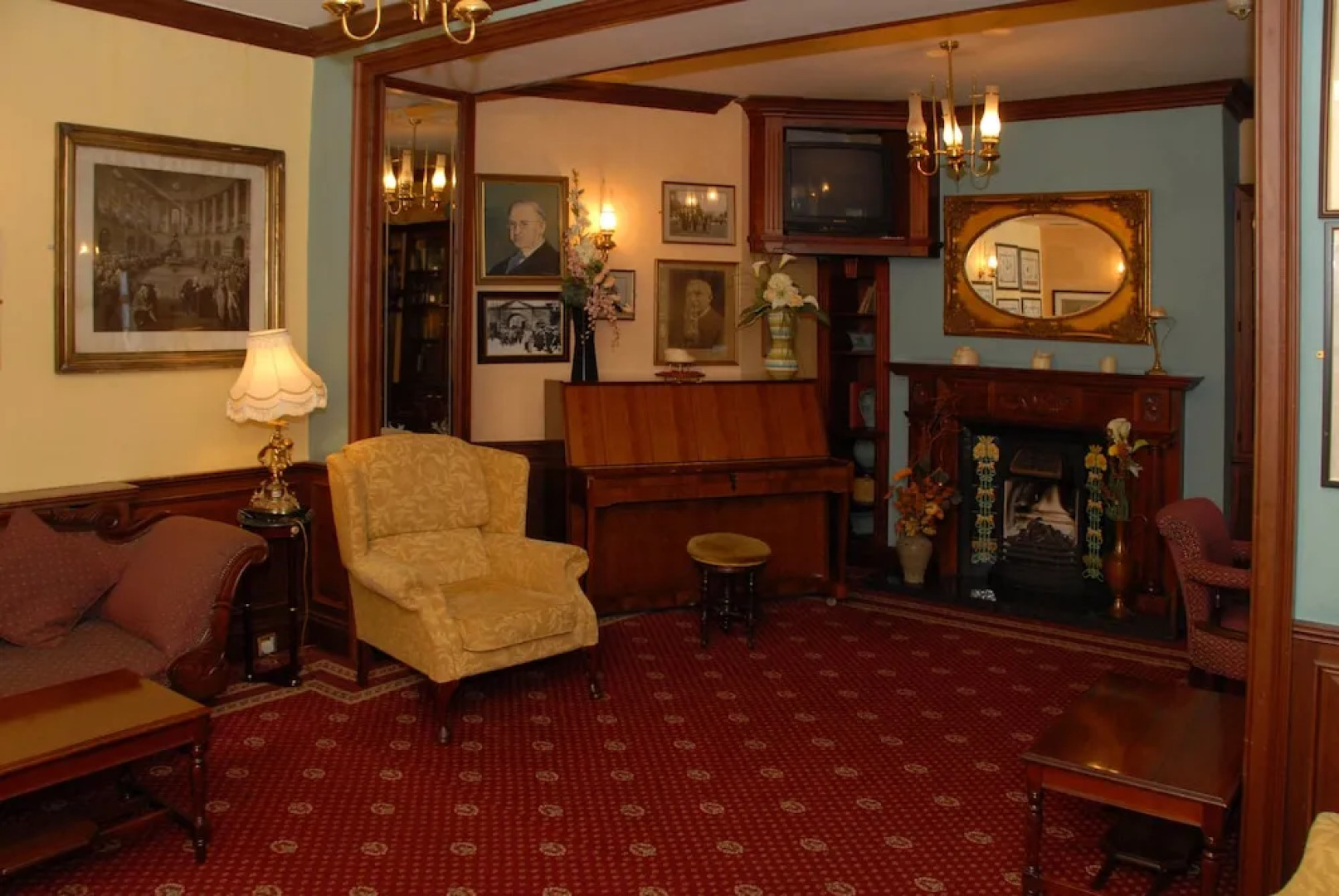 Woodenbridge Hotel & Lodge