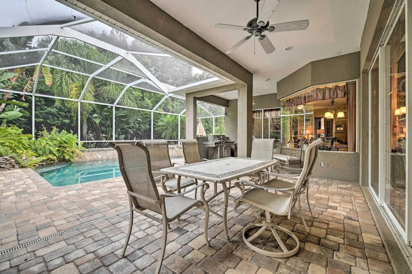 Elegant Valrico Home ~ 15 Mi to Downtown Tampa!