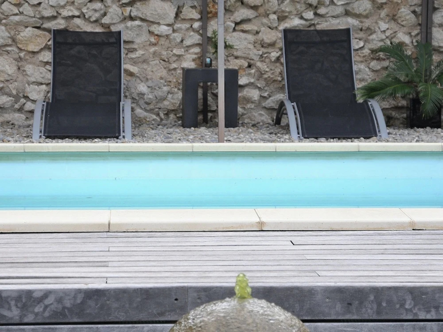 Beautiful and Stylish Town House With Private Swimming Pool in the Middle of Cavaillon