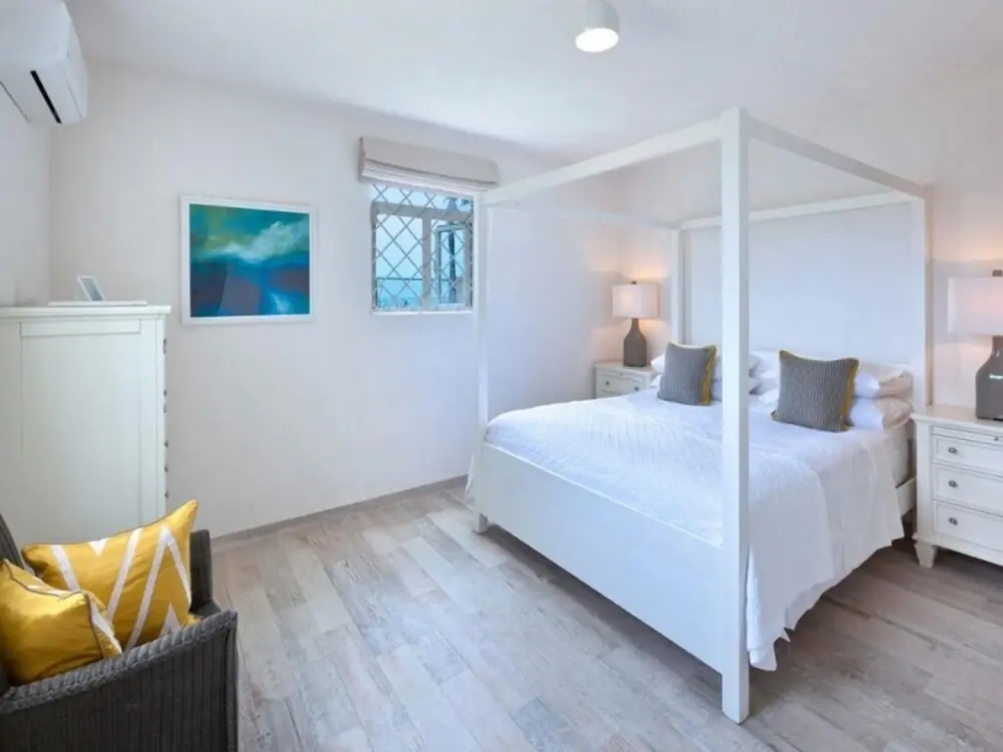 Sunny Vacation Villa 11