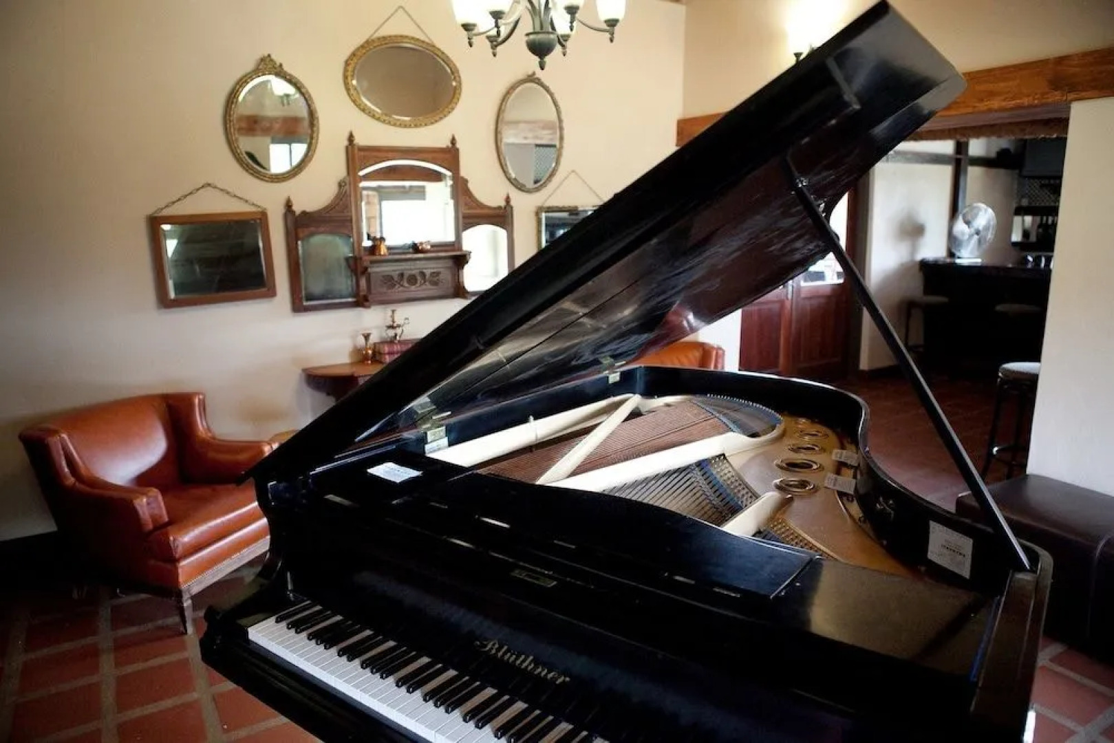 African Hills Safari Lodge & Spa