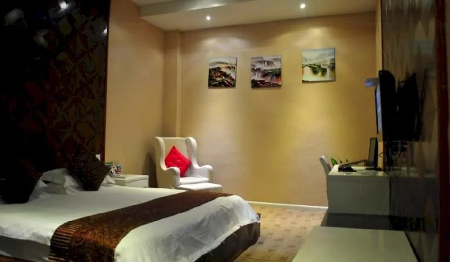 1982 Theme Fashion Hotel - Taizhou