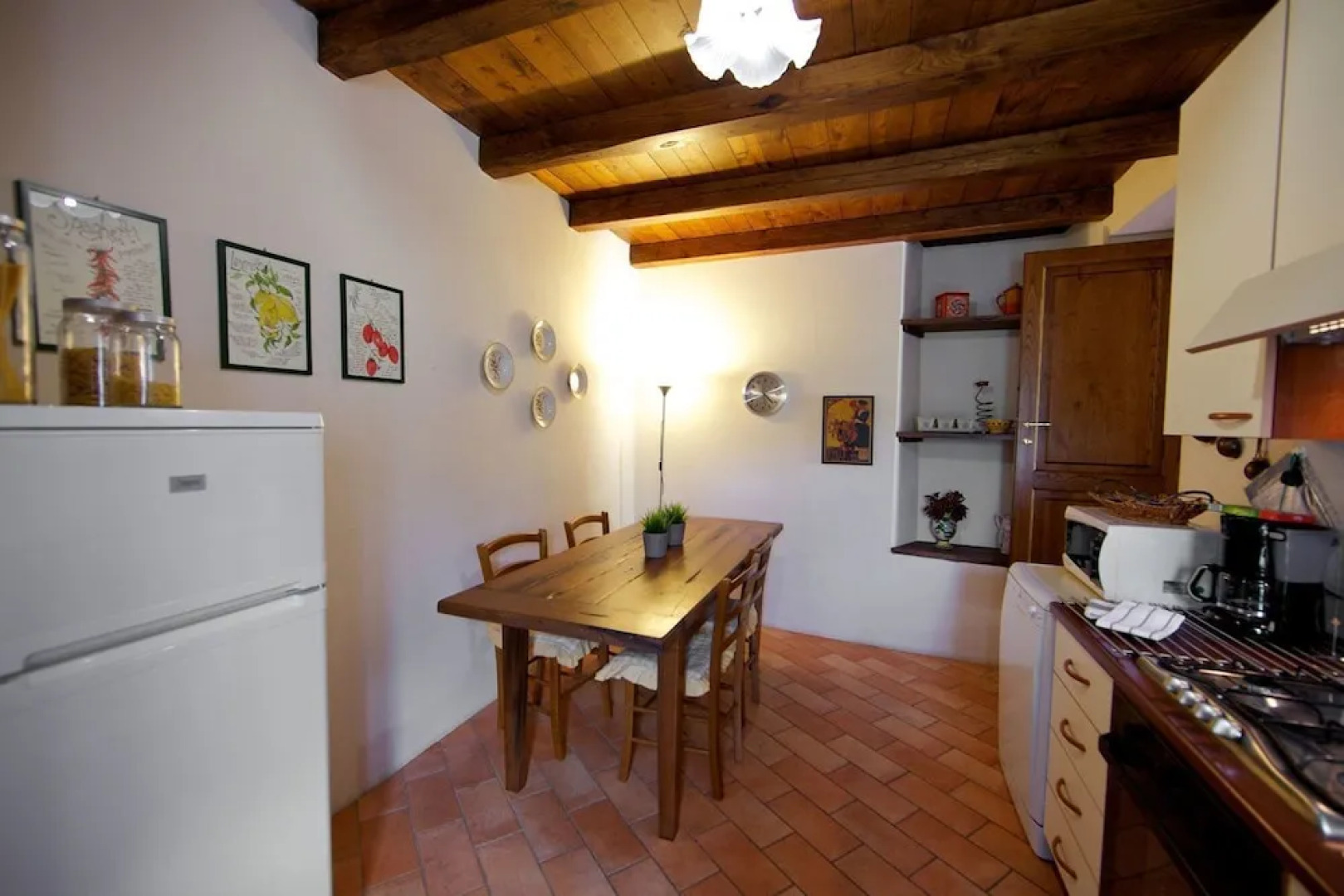 Wonderful private villa for 10 people with private pool, WIFI, TV, terrace, pets allowed and par...