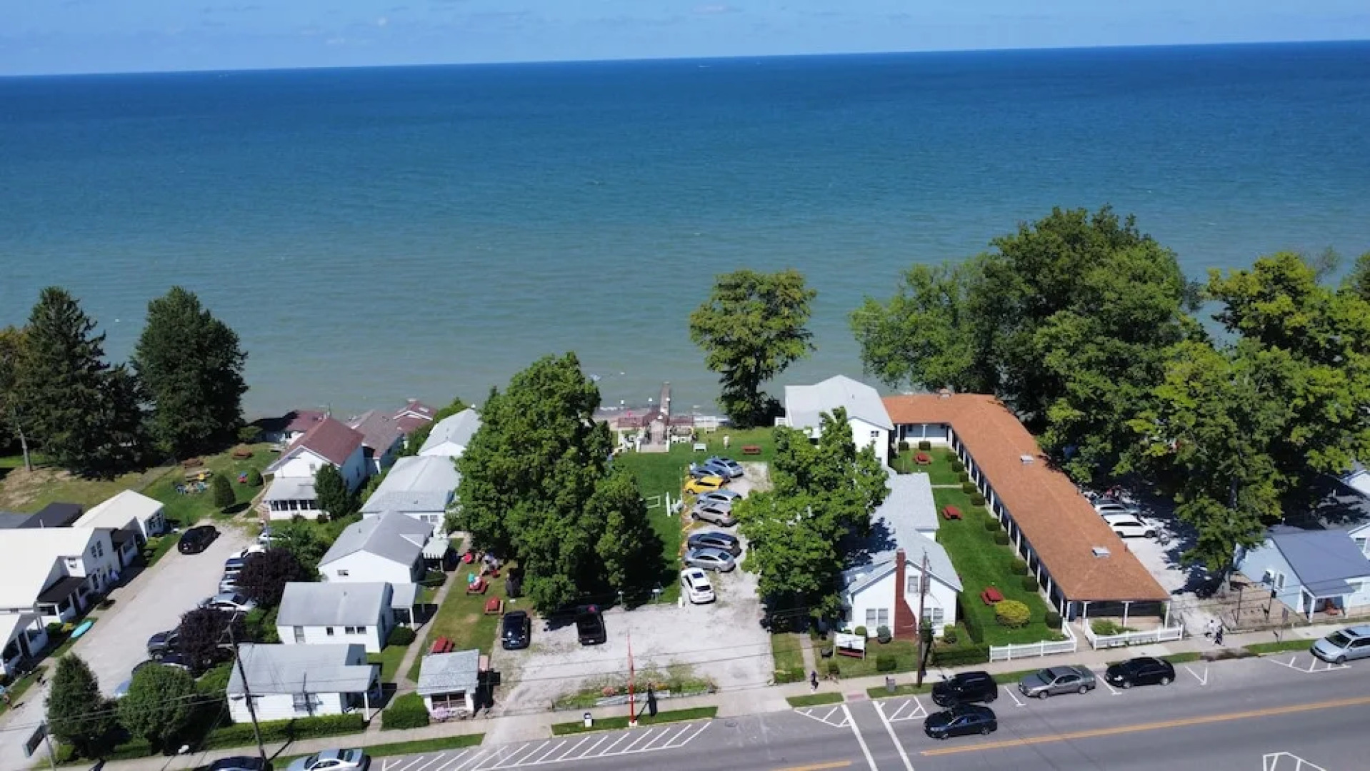 The Ours at Geneva on the Lake