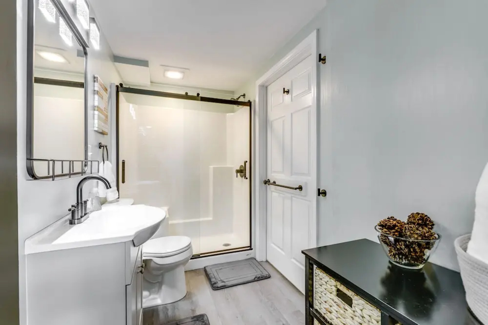 Close to Colleges: Worcester Apt w/ Lake Access!