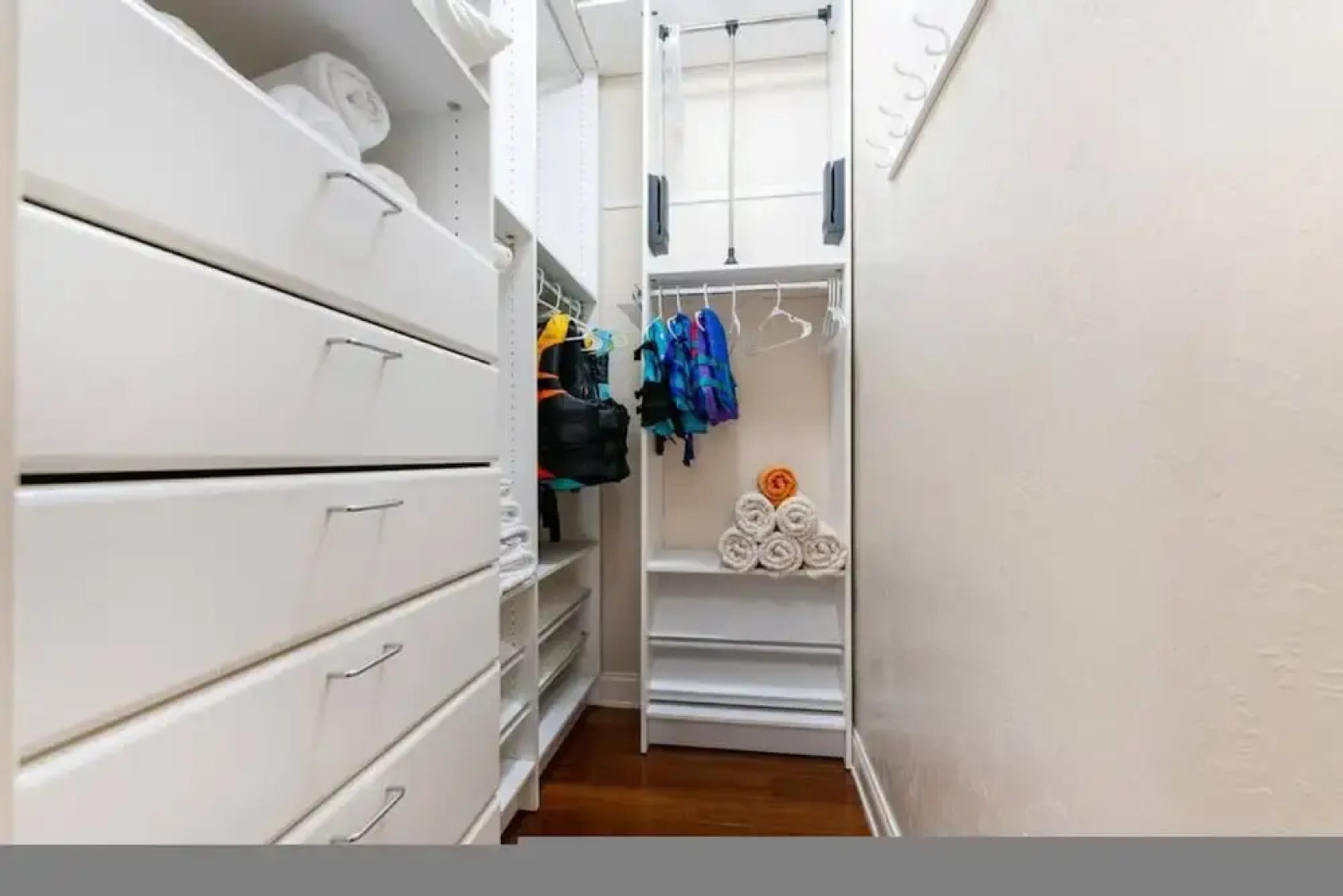 Hibiscus Heated Pool Private Dock Bikes Kayaks Walk to Fishermen s Village