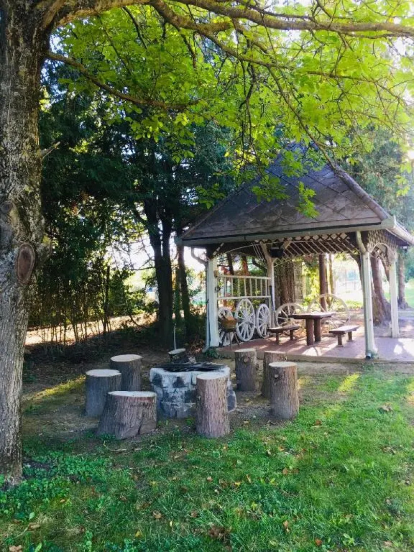 Csendes Vendégház, Families, Hikers & Bikers