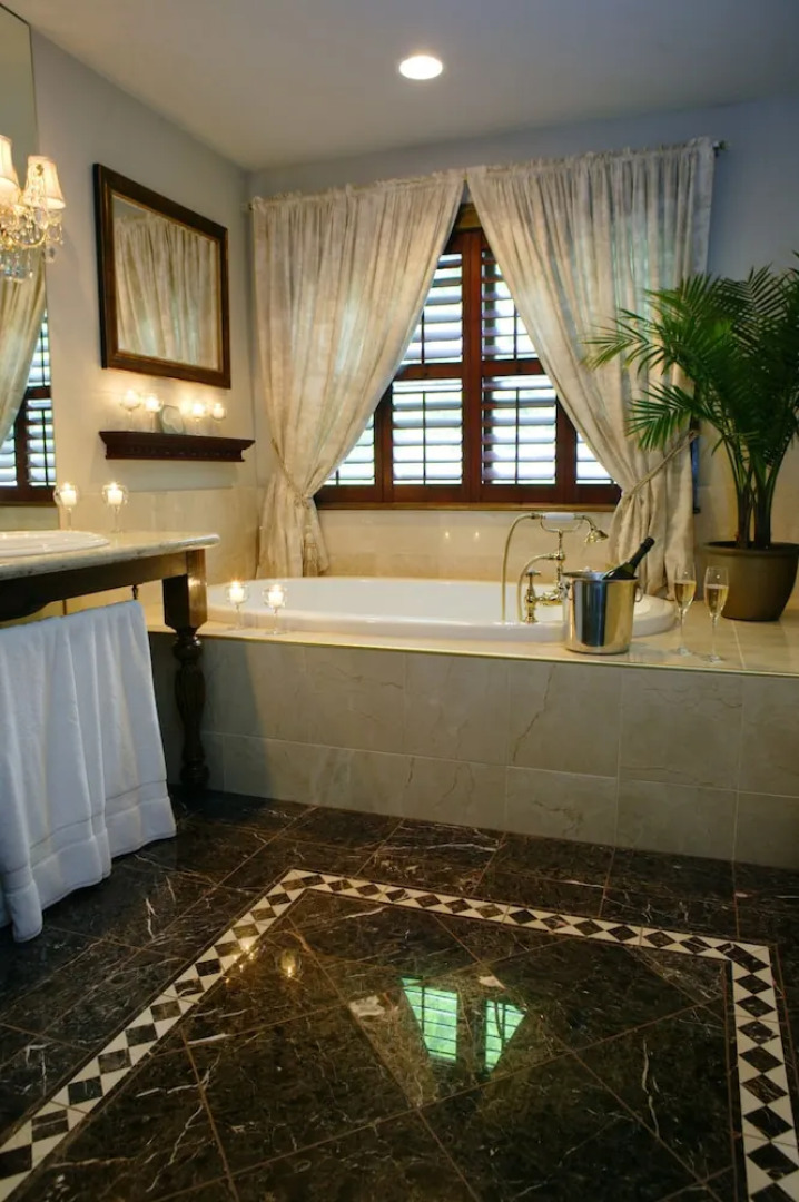 The Village Inn of Woodstock