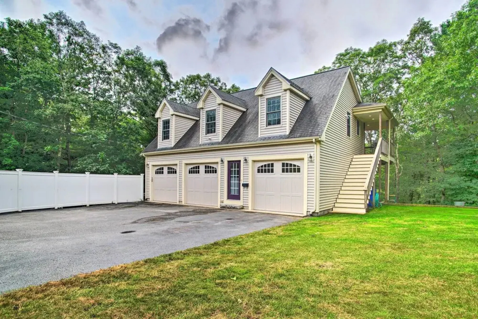 Cape Cod Home w/ Deck ~ 3 Mi to Beaches