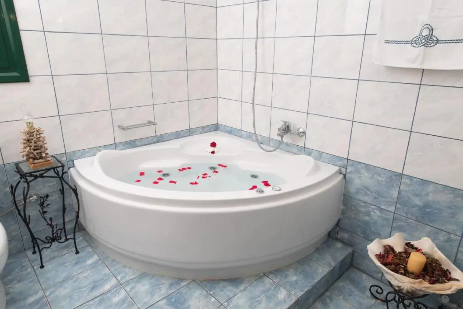 Captain Andrew private beach house